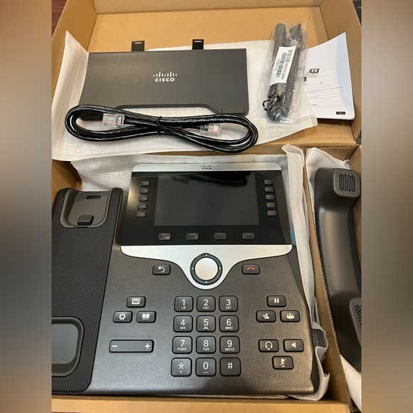 Cisco 8811 IP Phone - Corded - Wall Mountable, Desktop - Picture 6 of 6
